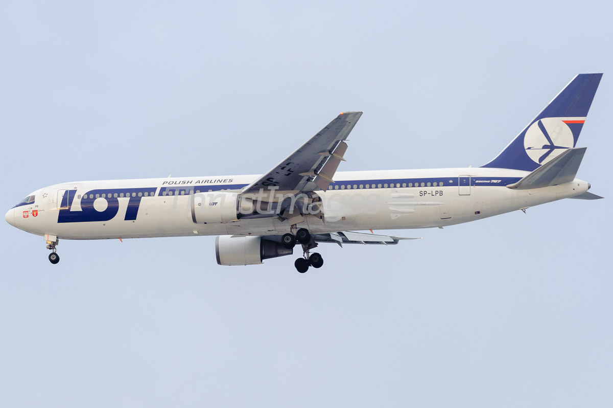 Boeing 767-35D/ER SP-LPB (cn 27902/577)